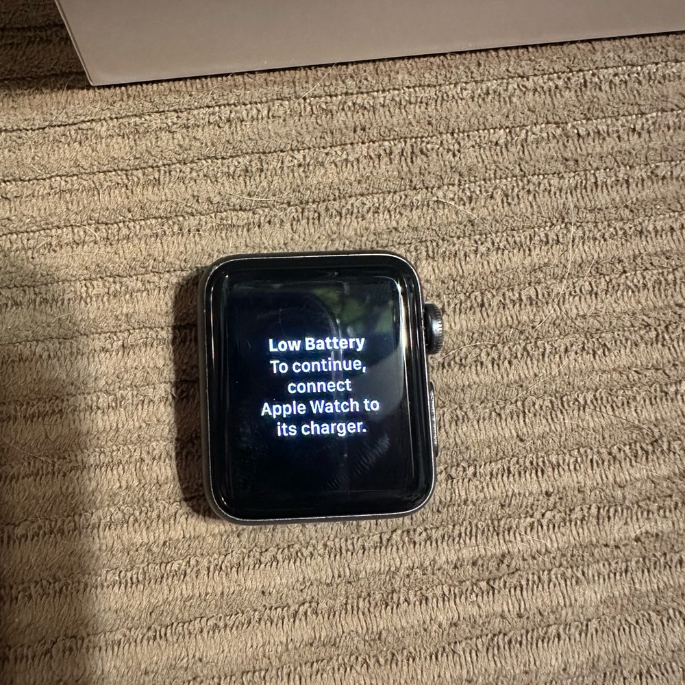Apple Watch Series 3 - Space Gray with Black Band - Picture 7 of 15